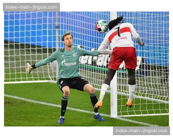 战术前瞻：沙尔克04如何应对斯图加特的高位压迫体系？