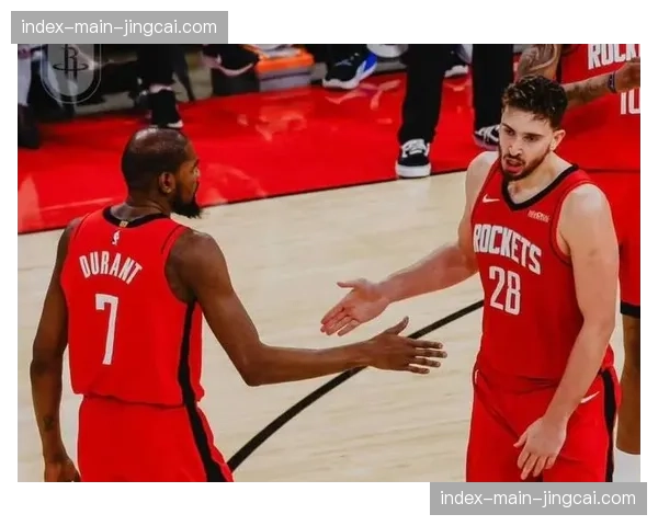 申京对阵湖人场均20.5分8板7助，真实命中率77.7%成火箭利器