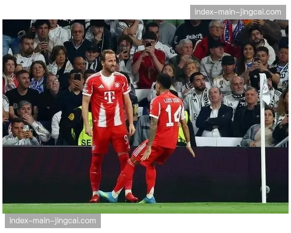 拜仁队史首次三名球员同季欧冠参与进球上双，凯恩、奥利塞、迪亚斯组成神奇三叉戟